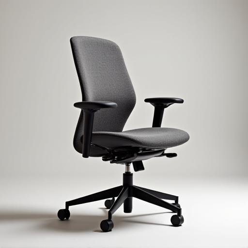 グレーのファブリックに包まれたZenChair Pro人間工学オフィスチェア。